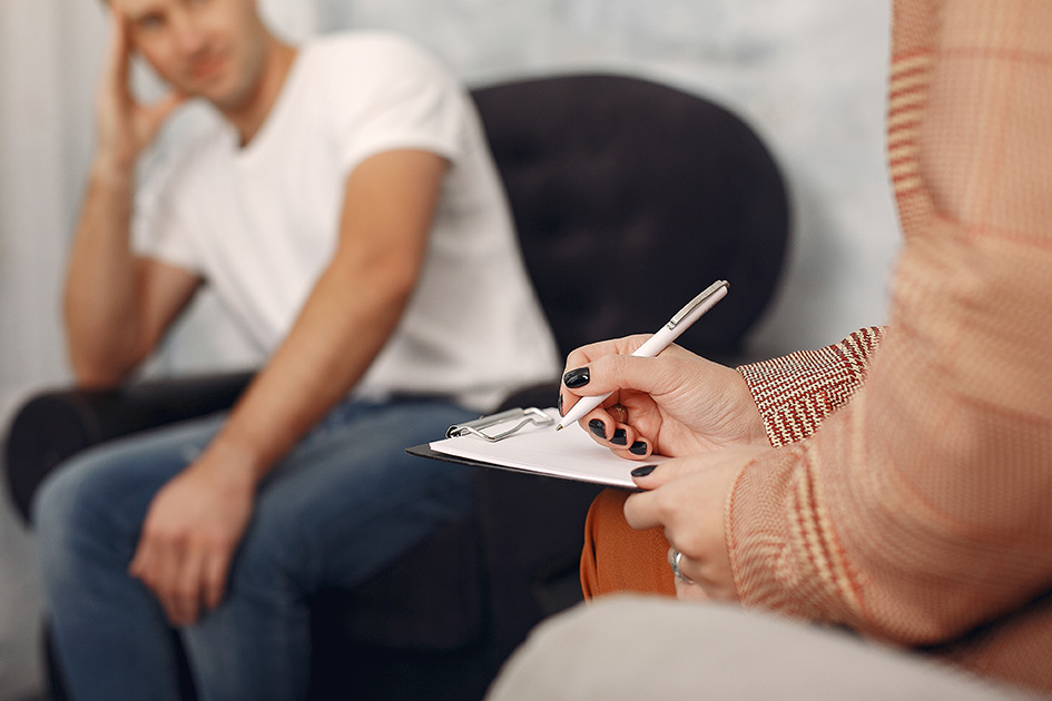 Individual Therapy vs Group Therapy | Wish Recovery