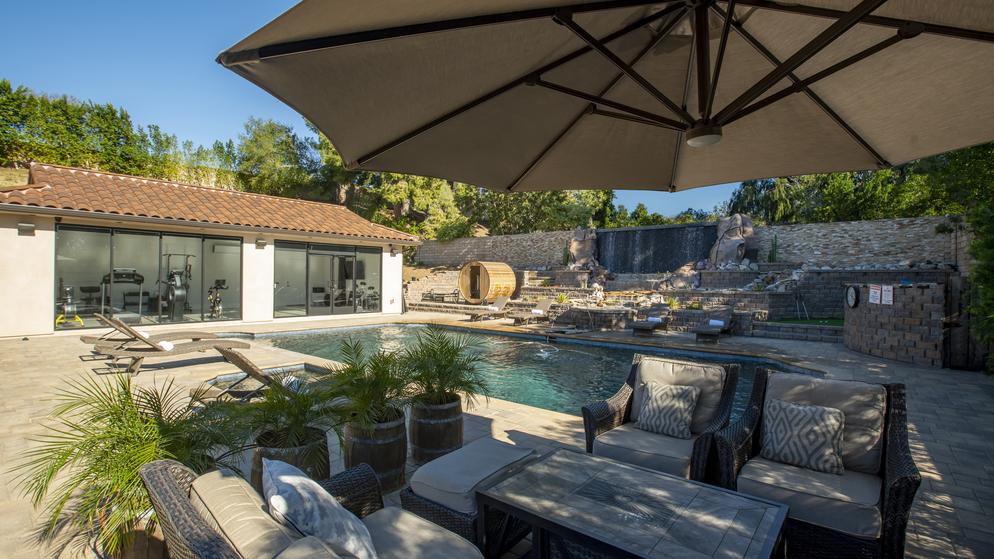 Outdoor Seating Area | Wish Recovery